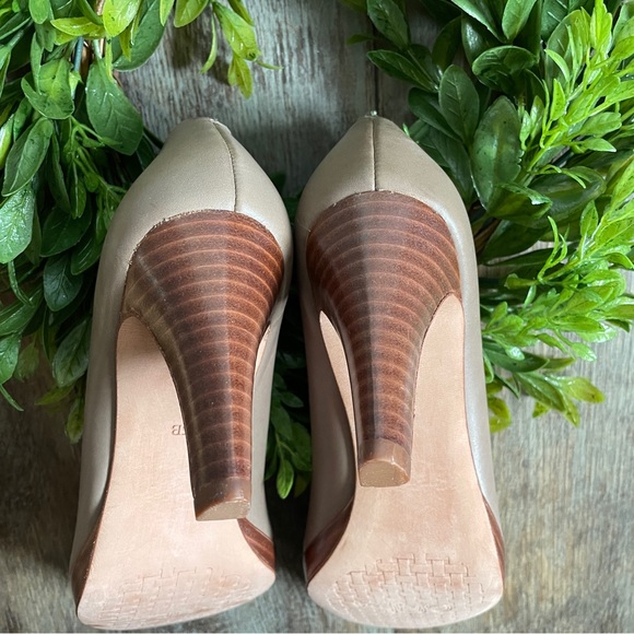 Cole Haan women’s heels - 5B - Picture 11 of 15